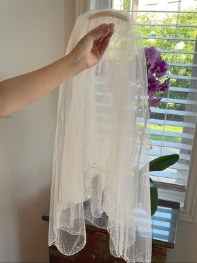 Two-Tier Sheer Veil with Sparkle Edge